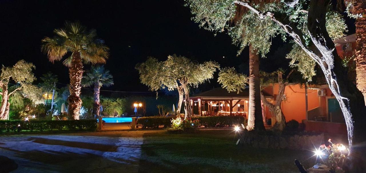 Apartahotel Phivos *