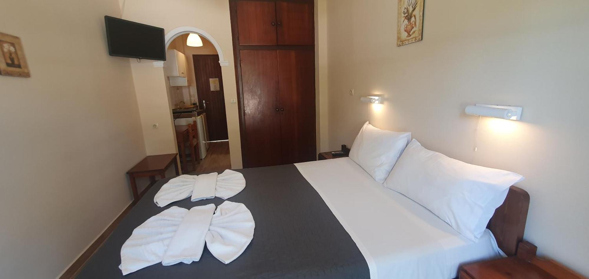 Apartahotel Phivos *
